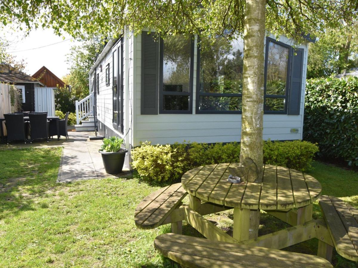 Cozy Chalet For 5P With Garden In A Lovely Area Near Goedereede Exterior photo
